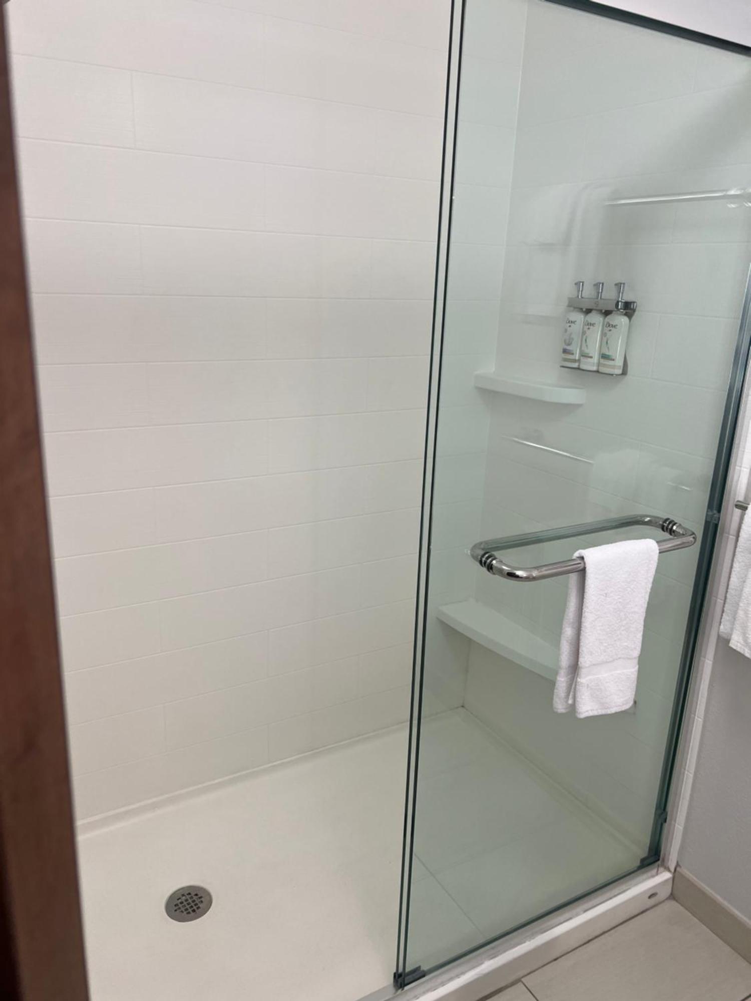 Holiday Inn Express & Suites Mobile - University Area By Ihg Eksteriør billede