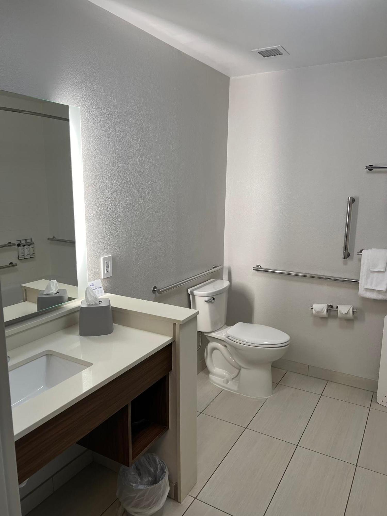 Holiday Inn Express & Suites Mobile - University Area By Ihg Eksteriør billede