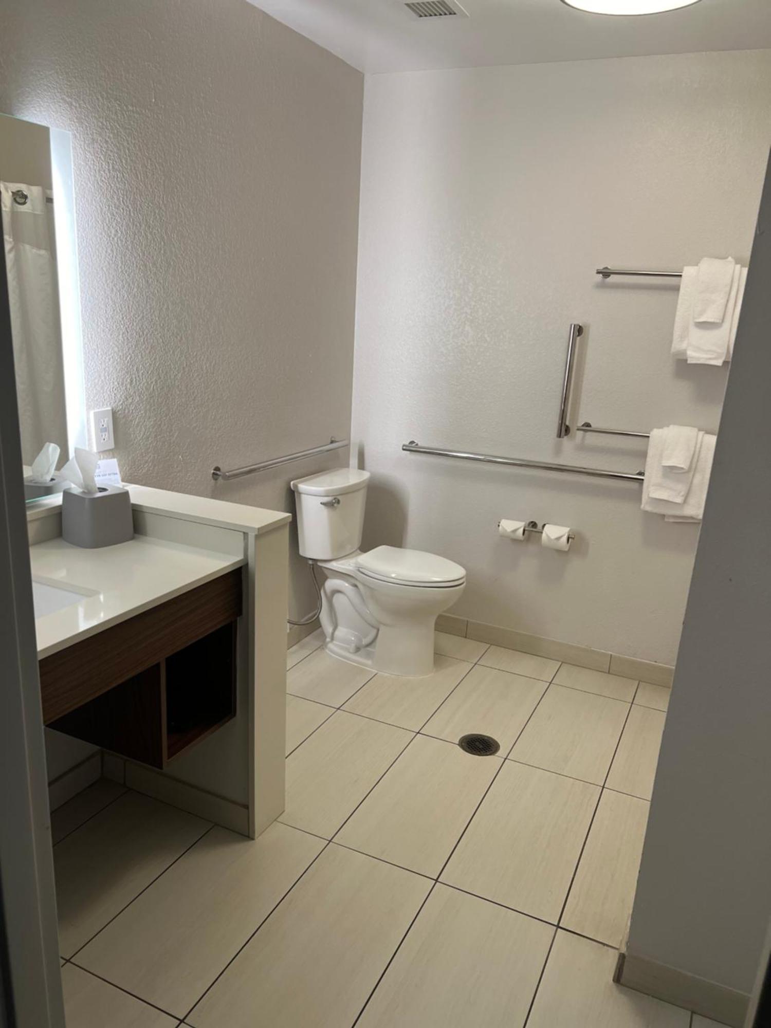 Holiday Inn Express & Suites Mobile - University Area By Ihg Eksteriør billede
