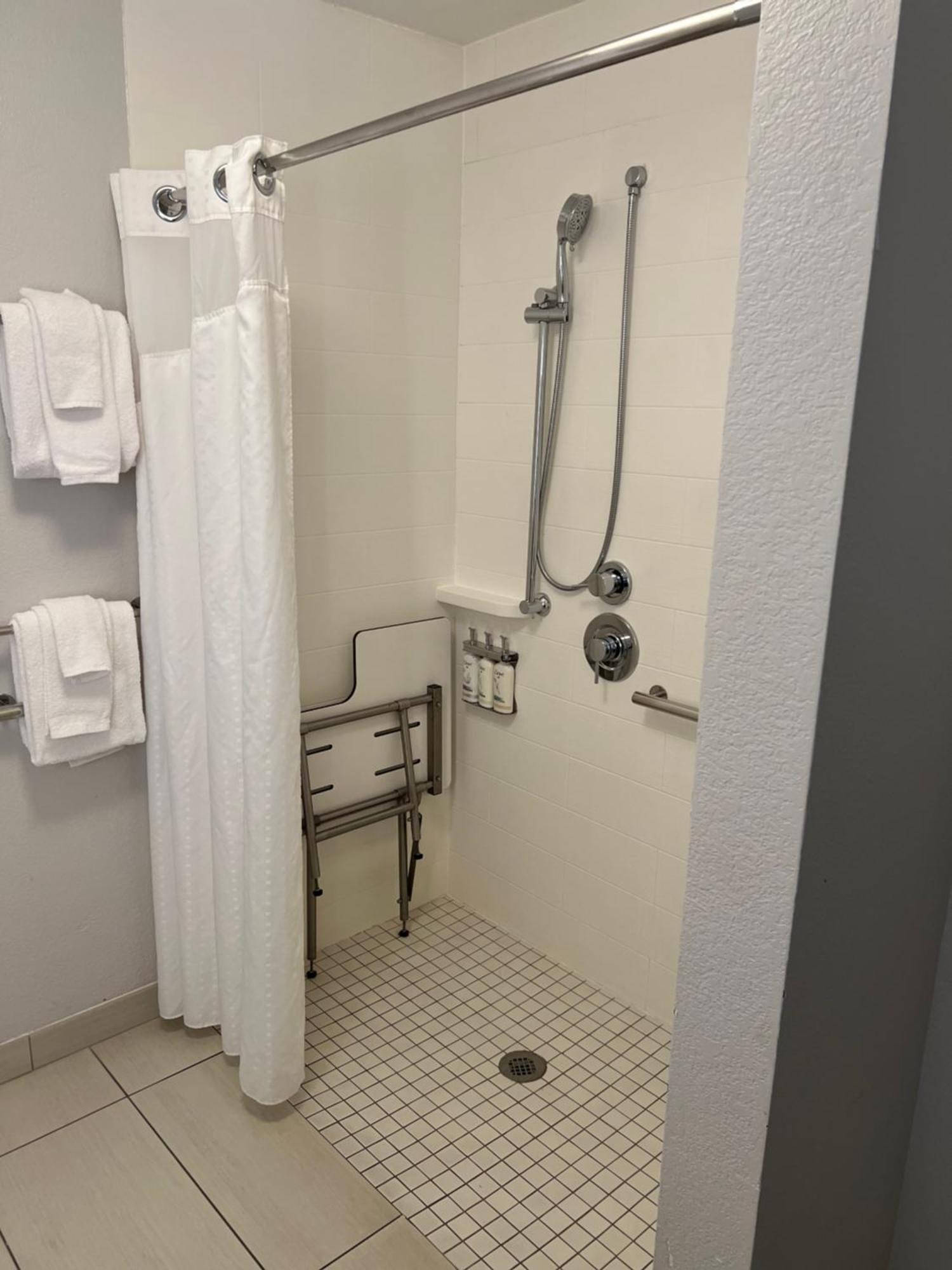 Holiday Inn Express & Suites Mobile - University Area By Ihg Eksteriør billede