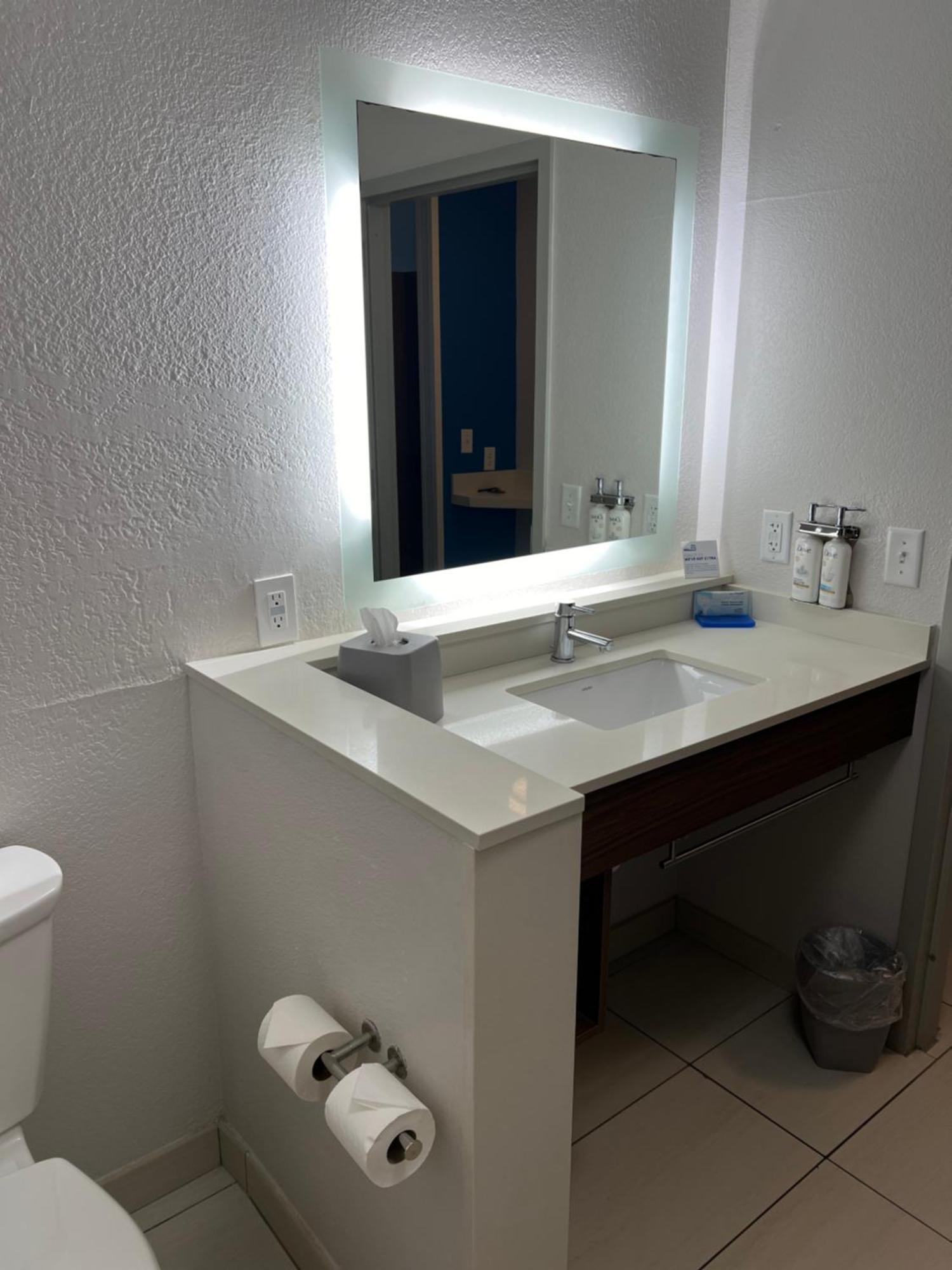 Holiday Inn Express & Suites Mobile - University Area By Ihg Eksteriør billede