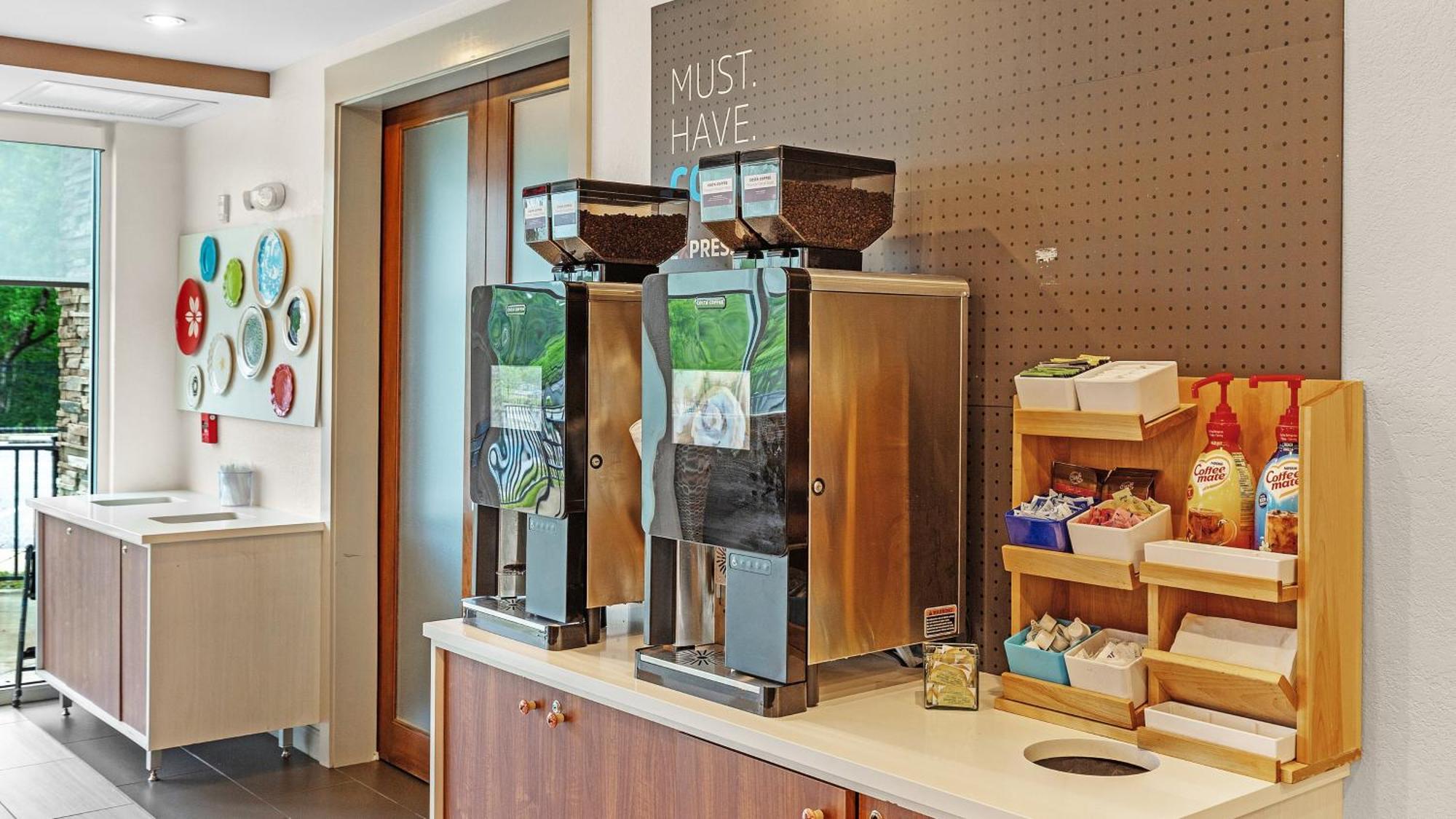 Holiday Inn Express & Suites Mobile - University Area By Ihg Eksteriør billede